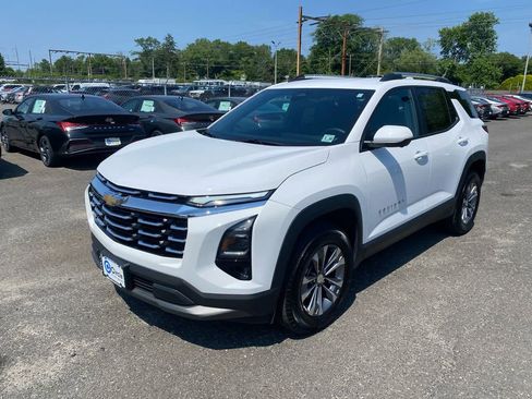 New 2025 Chevrolet Equinox LT w/ Convenience Package II image 6