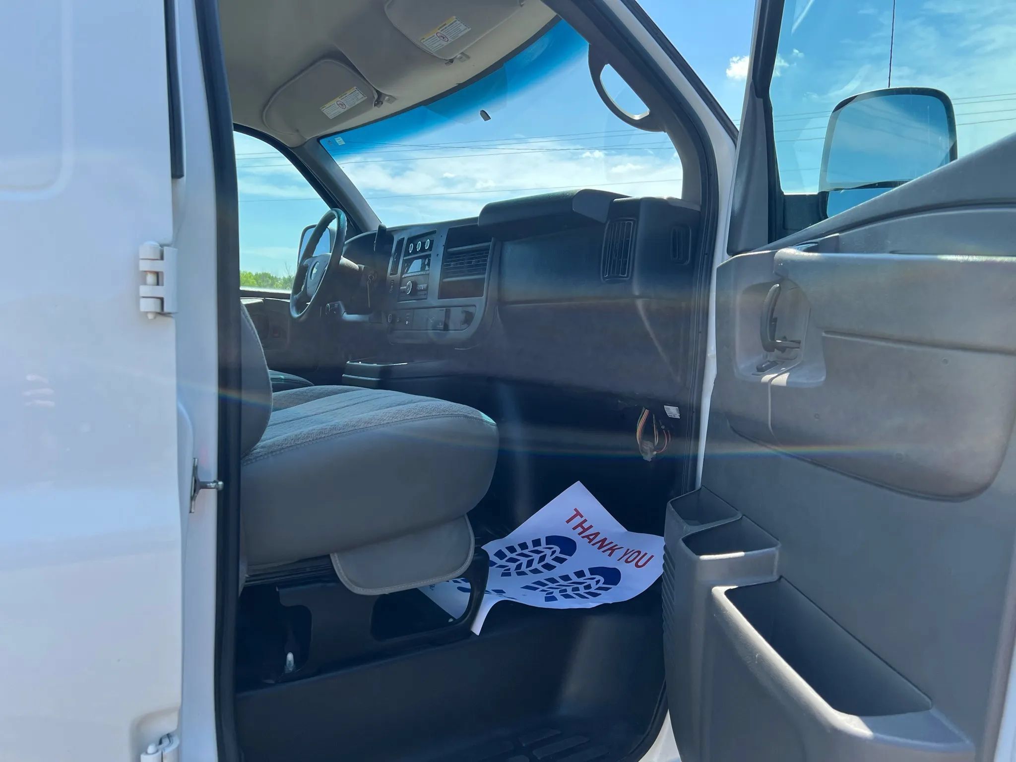 Used 2015 Chevrolet Express 2500 RWD image 14