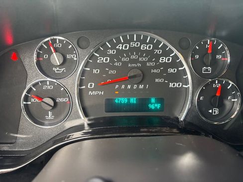Used 2025 Chevrolet Express 2500 w/ Driver Convenience Package RWD image 5