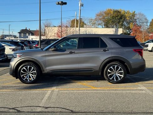 Used 2021 Ford Explorer ST image 2