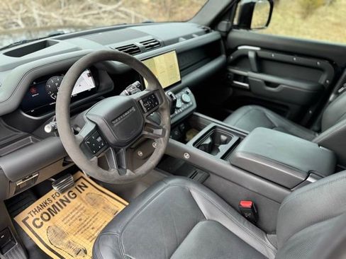 Used 2023 Land Rover Defender 110 V8 AWD/4WD image 10