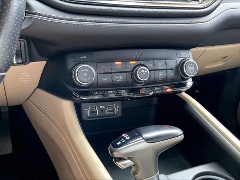 Used 2021 Dodge Durango SXT AWD/4WD image 32