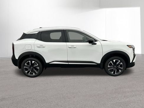 Used 2026 Nissan Kicks SV w/ Cold Weather Package AWD/4WD image 36