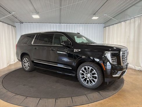 Certified 2025 GMC Yukon XL Denali AWD/4WD image 11