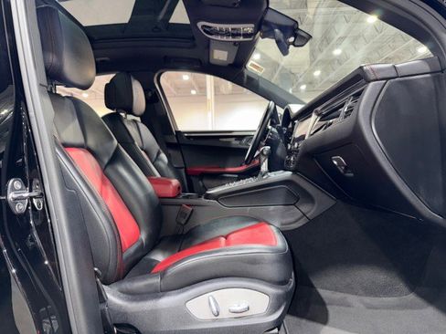Used 2021 Porsche Macan image 64