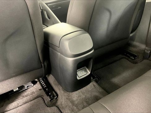 Used 2025 Hyundai Elantra Sport image 11