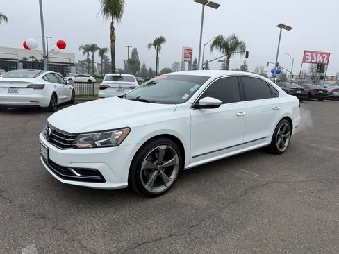 Used 2017 Volkswagen Passat 1.8T S image 3