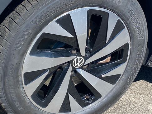 Certified 2023 Volkswagen ID.4 2WD image 16