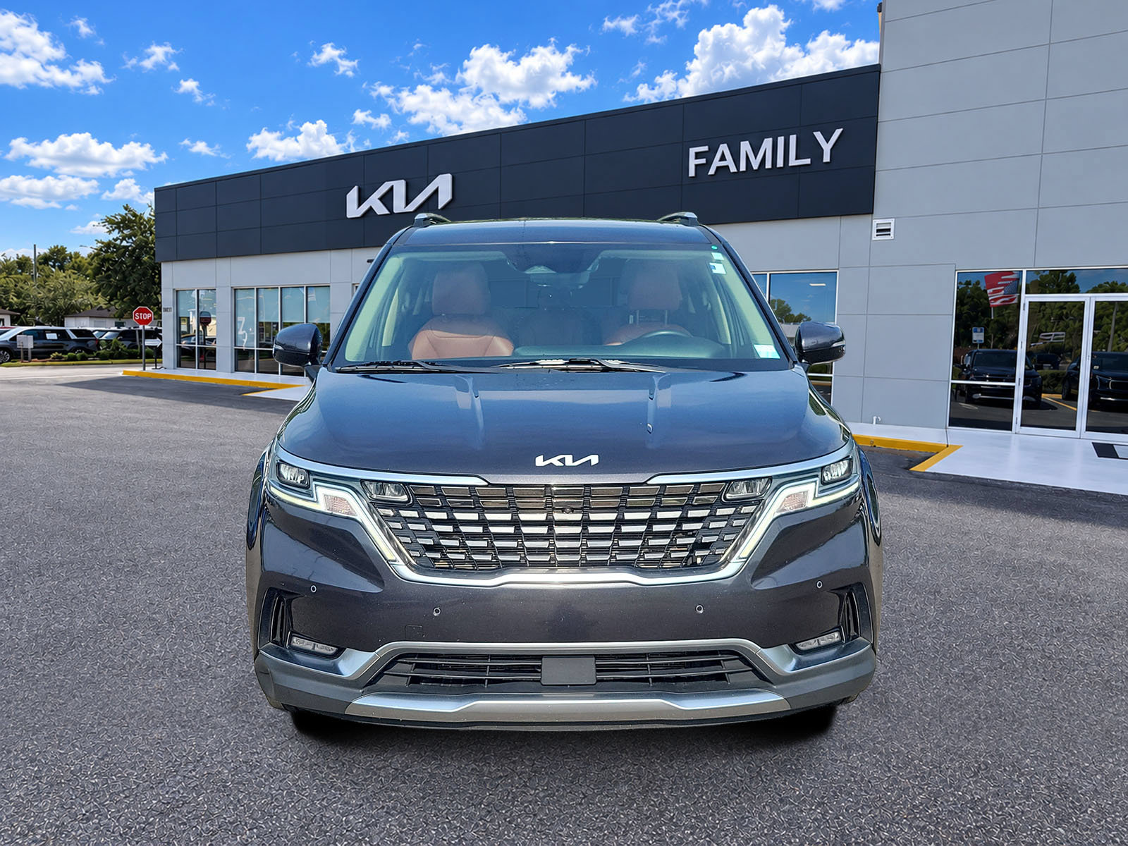 Used 2022 Kia Carnival SX FWD image 2