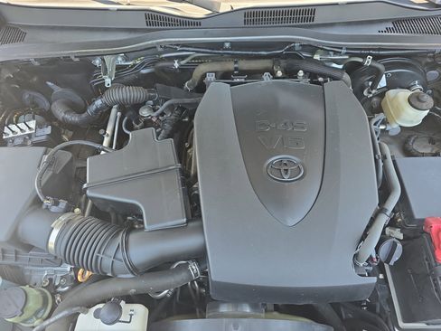 Used 2019 Toyota Tacoma SR5 RWD image 28
