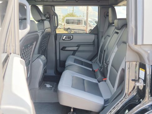Certified 2024 Ford Bronco Black Diamond image 31