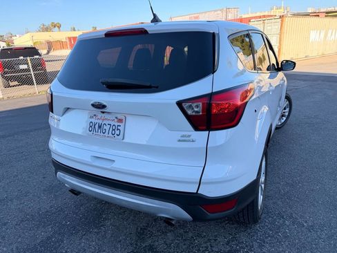 Used 2019 Ford Escape SE FWD image 18