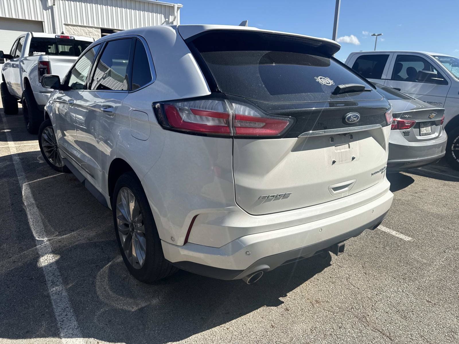 Used 2020 Ford Edge Titanium w/ Equipment Group 301A AWD/4WD image 3