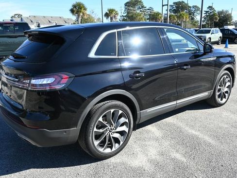 Used 2023 Lincoln Nautilus Reserve w/ Equipment Group 201A image 5