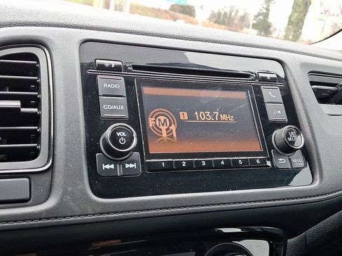 Used 2018 Honda HR-V LX image 3