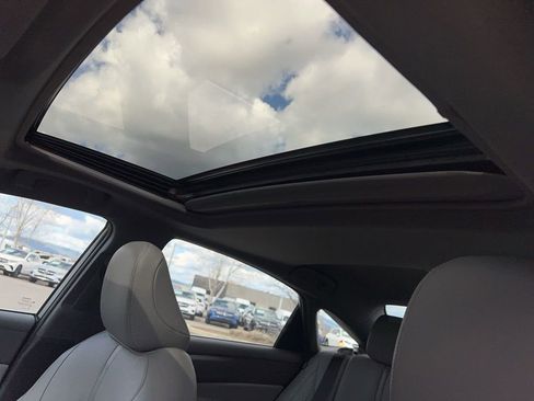 Used 2021 Toyota Avalon XLE w/ Moonroof Package image 21