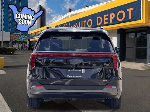 Used 2026 Kia Carnival SX w/ SX Dark Edition Package FWD image 4