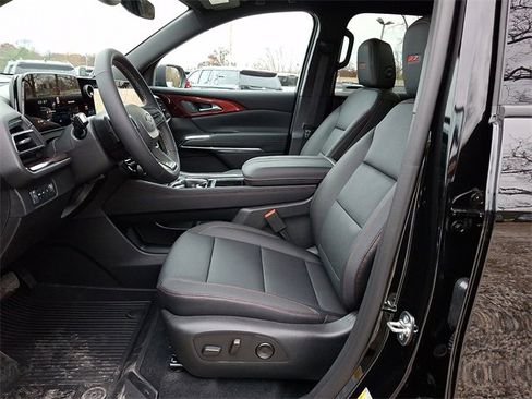 New 2026 Chevrolet Traverse Z71 w/ LPO, Floor Liner Package image 9