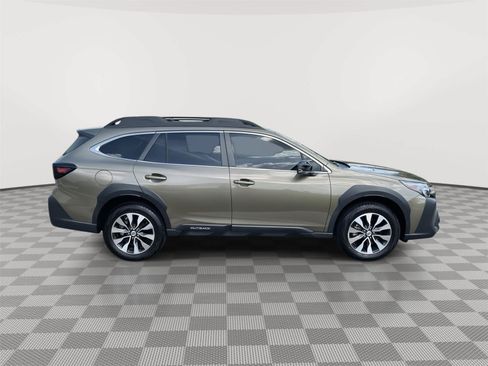 Used 2024 Subaru Outback Limited AWD/4WD image 9