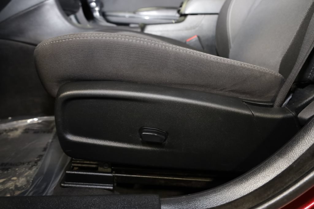 Used 2018 Dodge Charger SXT w/ Blacktop Package RWD image 13