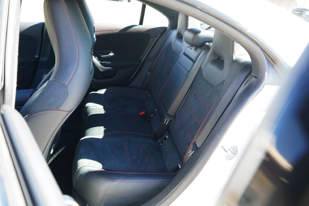 Used 2022 Mercedes-Benz CLA 250 4MATIC image 9