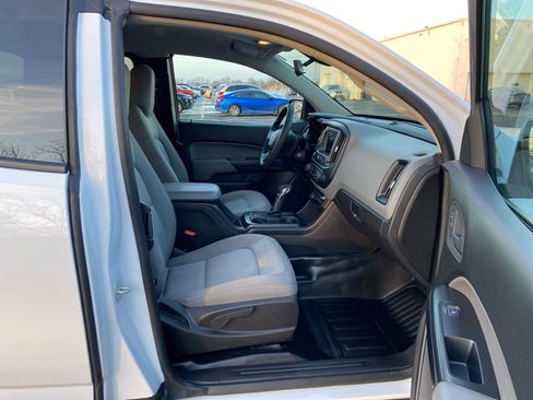 Used 2022 Chevrolet Colorado W/T image 12