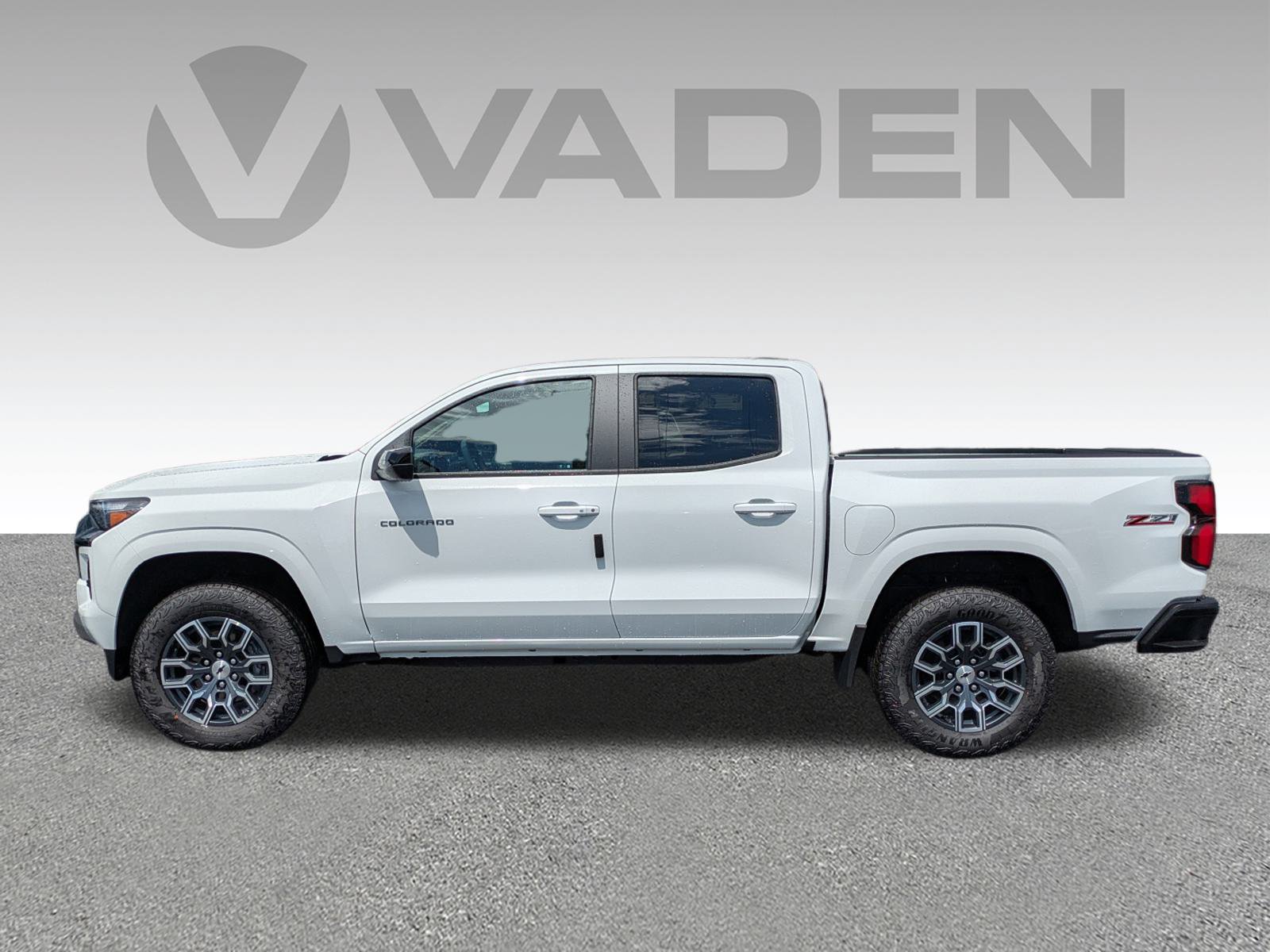 New 2024 Chevrolet Colorado Z71 w/ Z71 Convenience Package 2 AWD/4WD image 3