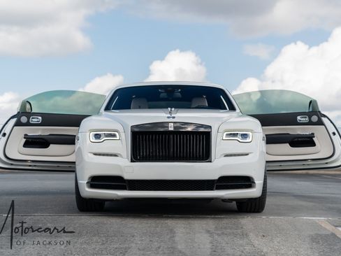Used 2017 Rolls-Royce Wraith RWD image 12