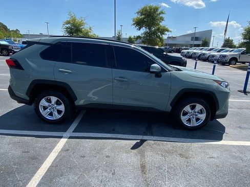 Used 2020 Toyota RAV4 XLE FWD image 8
