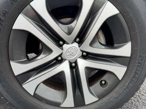 Used 2016 Toyota RAV4 LE FWD image 10