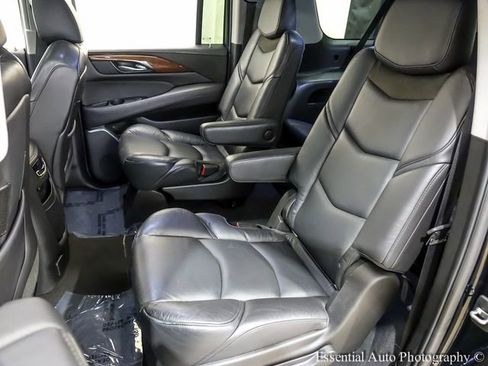 Used 2019 Cadillac Escalade ESV Premium Luxury AWD/4WD image 12