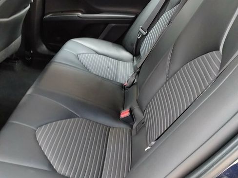 Used 2021 Toyota Camry SE FWD image 9