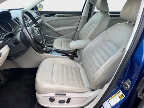 Used 2017 Volkswagen Passat 1.8T SEL Premium FWD image 13
