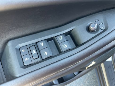 Used 2025 Jeep Grand Cherokee L Altitude RWD image 8