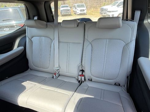 Certified 2025 Jeep Grand Wagoneer 4WD image 26