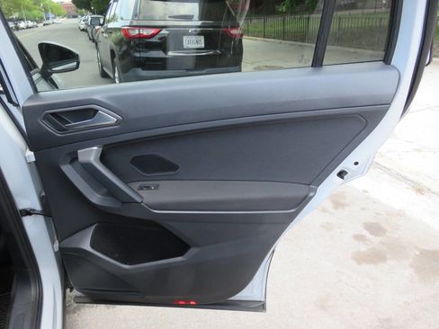 Used 2019 Volkswagen Tiguan S image 29