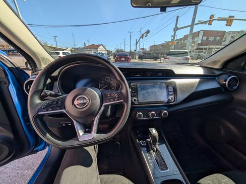 Used 2024 Nissan Kicks SV FWD image 21