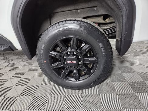 Used 2025 GMC Sierra 2500 AT4 AWD/4WD image 25