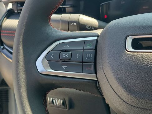 Used 2026 Jeep Compass Trailhawk w/ Sun, Sound & Navigation Group AWD/4WD image 25