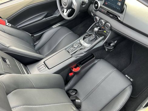 Used 2023 MAZDA MX-5 Miata Grand Touring RWD image 32