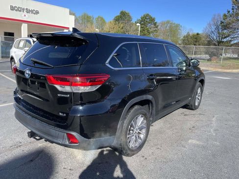 Used 2019 Toyota Highlander XLE image 27