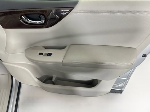 Used 2012 Nissan Quest SL image 29