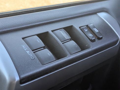 Used 2015 Toyota 4Runner Limited image 29