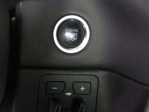 Used 2023 Toyota Tundra Limited image 21