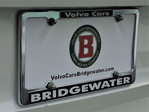 Certified 2025 Volvo XC60 B5 Plus image 30