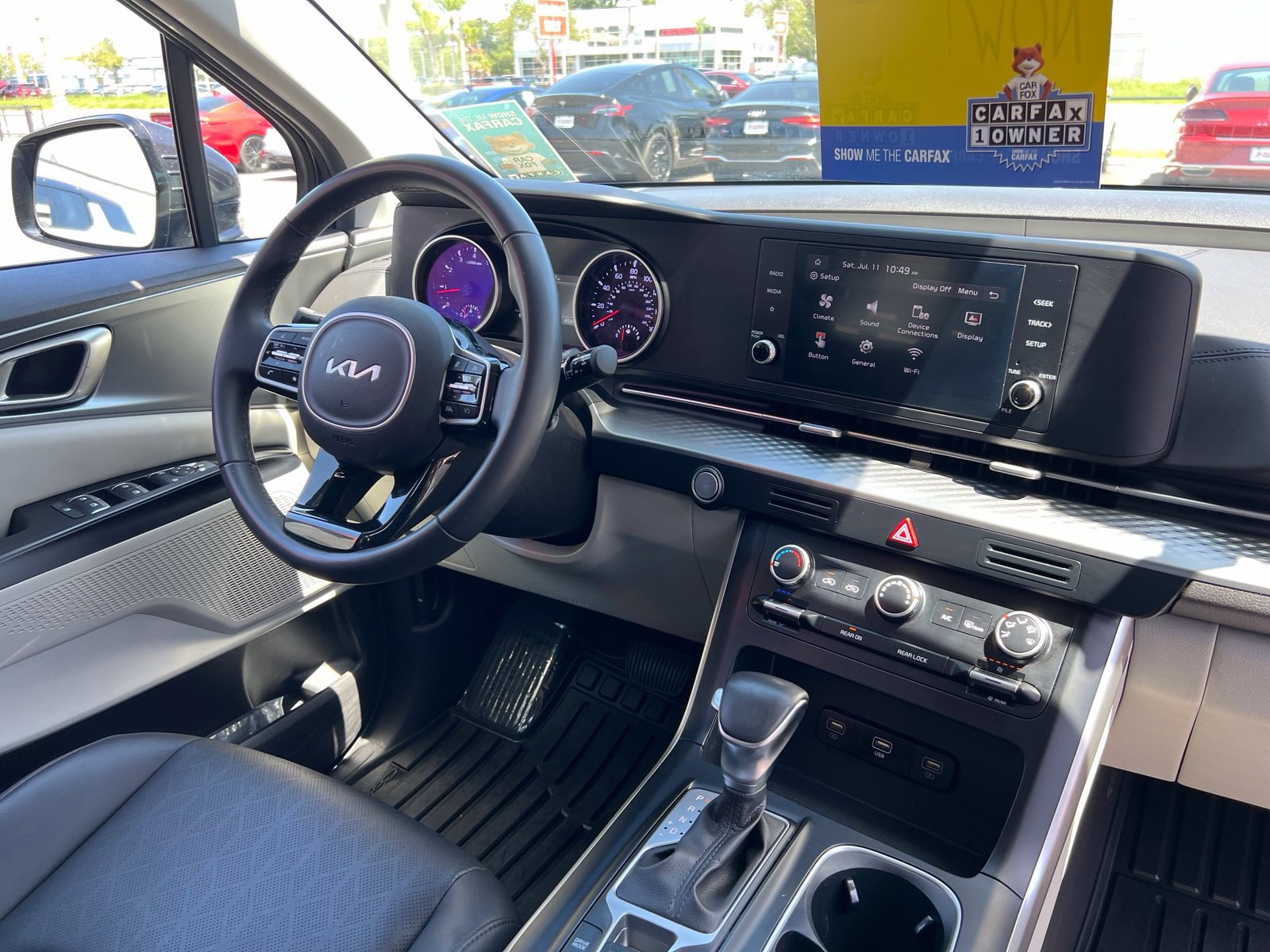 Used 2024 Kia Carnival LX FWD image 64