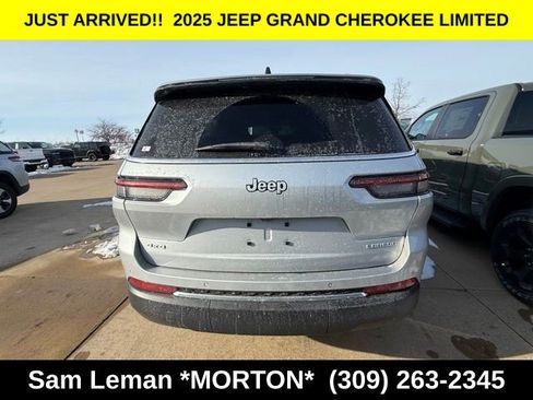 New 2025 Jeep Grand Cherokee L Laredo image 11