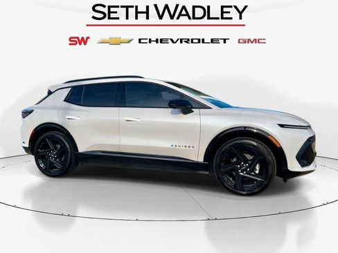 New 2025 Chevrolet Equinox EV RS FWD image 2
