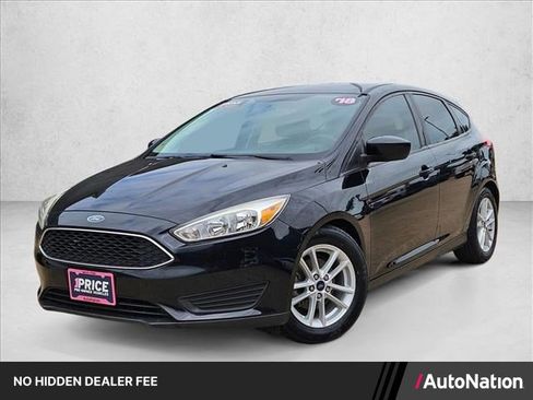 Used 2018 Ford Focus SE FWD image 1