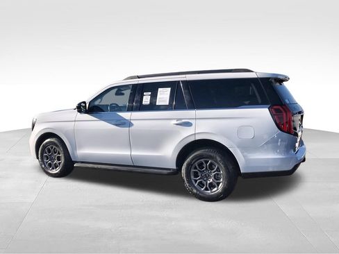 Used 2025 Ford Expedition Active AWD/4WD image 6